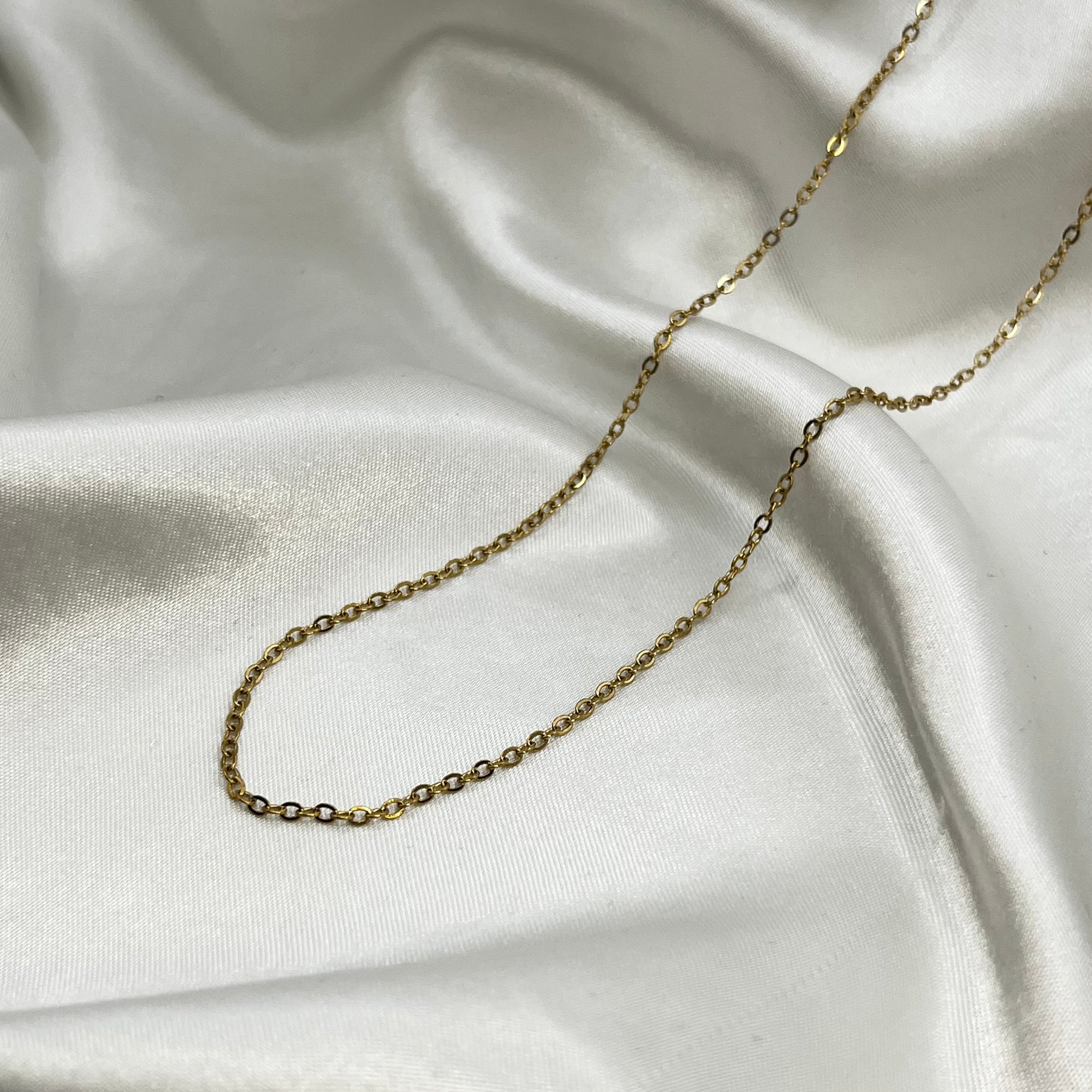 Simply fine gold chain