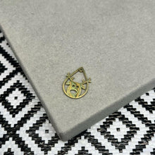 Load image into Gallery viewer, Reindeer holographic
