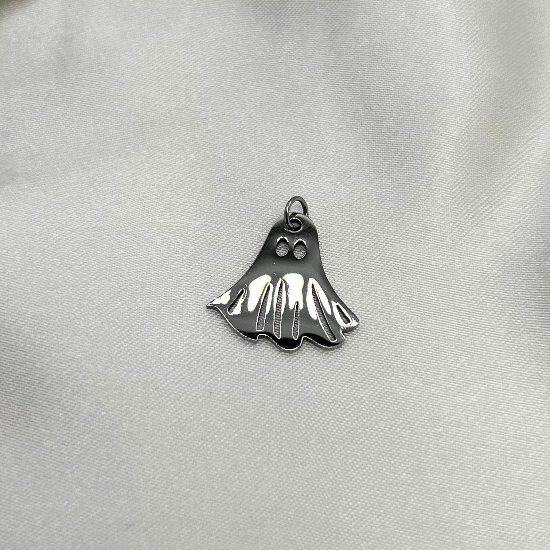Ghost 1 charm
