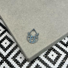 Load image into Gallery viewer, Reindeer holographic
