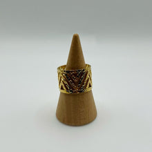 Load image into Gallery viewer, Gold cuff ring
