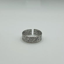 Load image into Gallery viewer, Flower band ring
