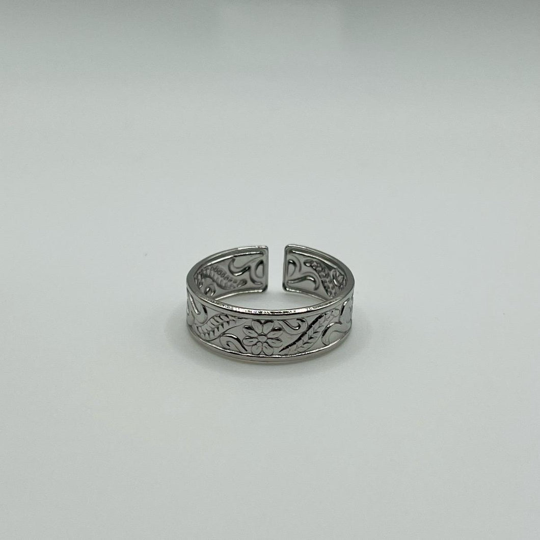 Flower band ring