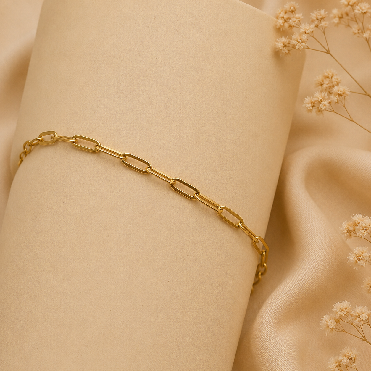 Eclipse paper chain gold bracelet small links
