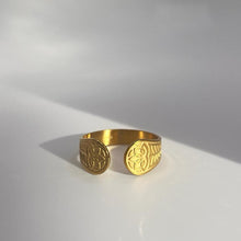 Load image into Gallery viewer, Lotus band ring gold

