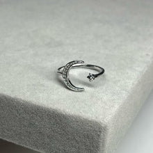Load image into Gallery viewer, Star gazer ring
