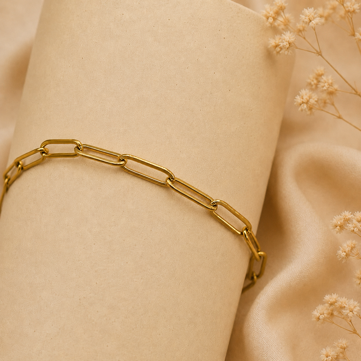 Eclipse paper chain gold bracelet